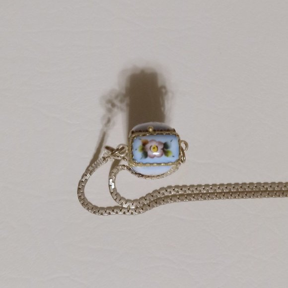 Vintage Rare Floral Enamel Locket Necklace - Picture 10 of 16